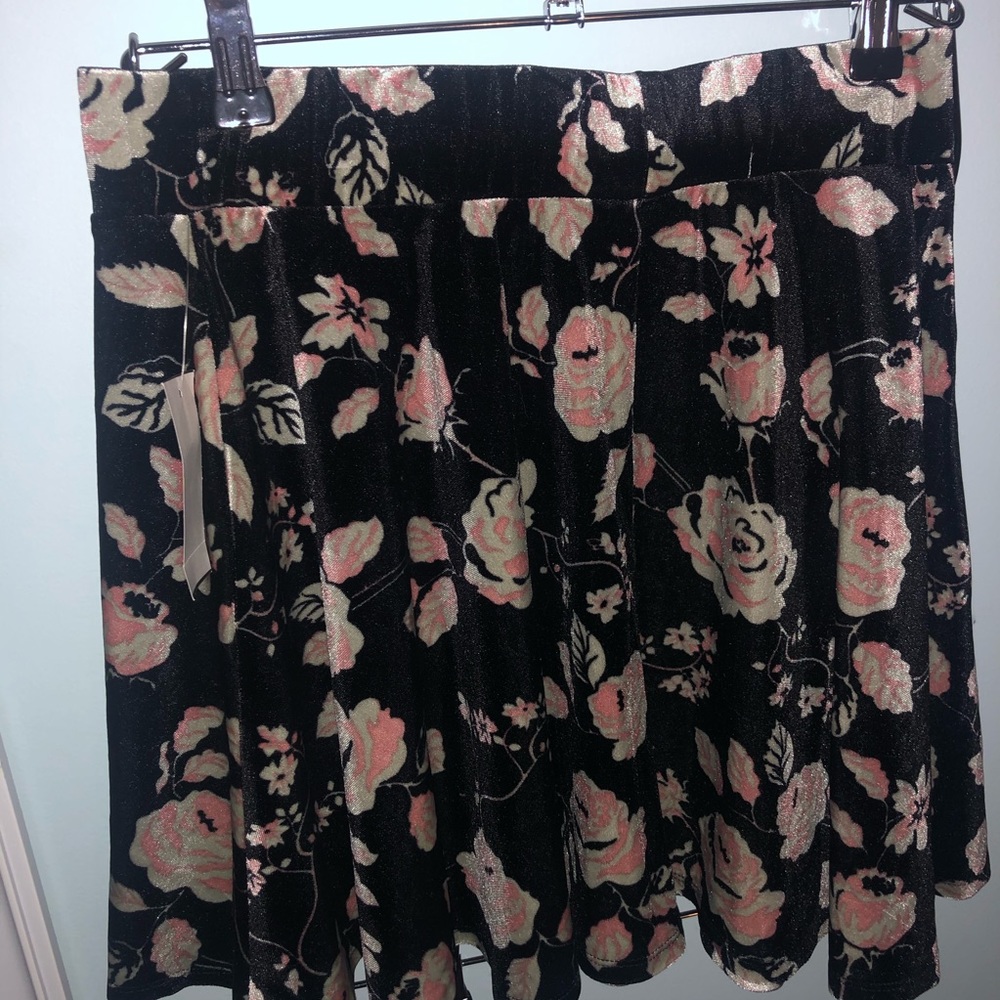 Velvet flower flare skirt